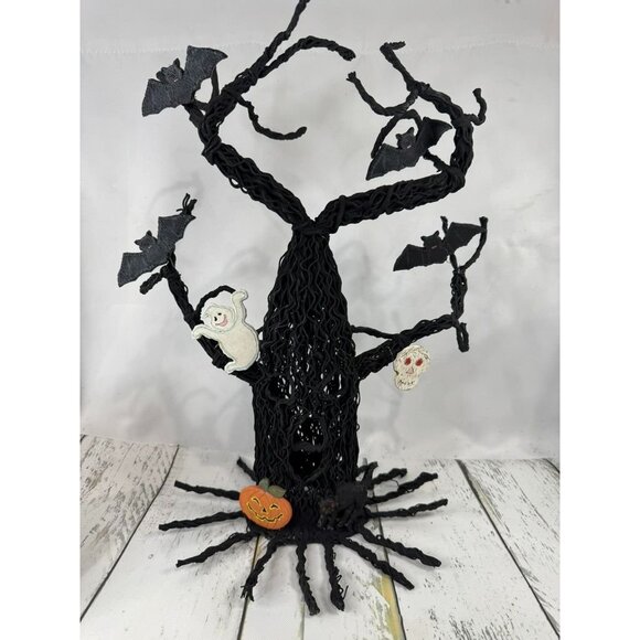 Black Coated Wire Spooky Halloween Tree With Ghosts Bats Jack-O-Lantern & Skull - Picture 1 of 5